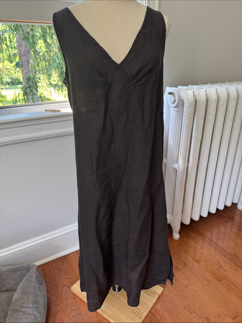 Vintage CP Shades  Sleeveless linen V-Neck Midi Dress